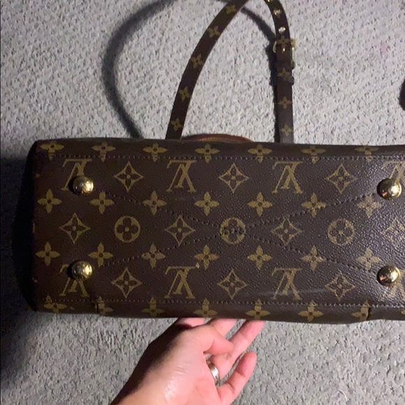 LOUIS VUITTON
Monogram Canvas Metis Bag - Picture 5 of 8